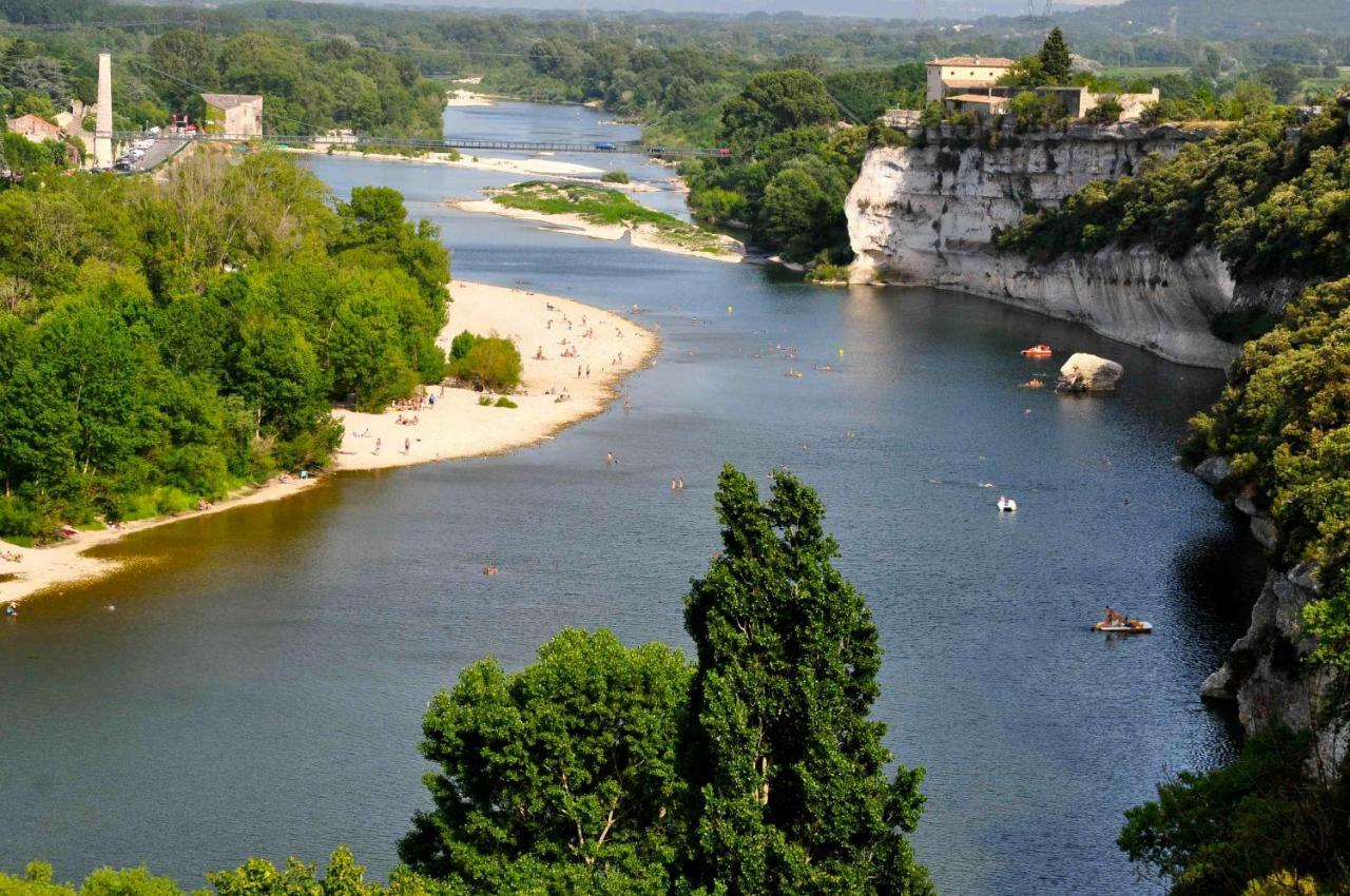 Mas Des Gardies Saint-Julien-de-Peyrolas Екстер'єр фото